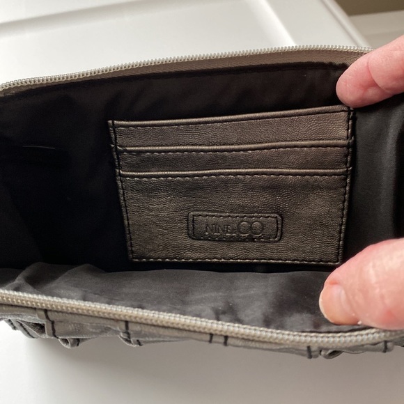 NINE & Co wristlet wallet 8x4x1 inches fits phone 3 slots inside - Picture 3 of 3